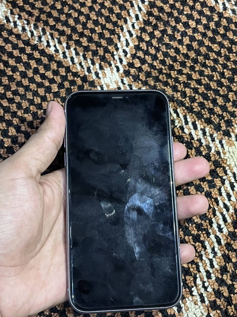 Apple iPhone 11 4
