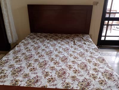 Wooden King Bed WITH Round Oval Mirror