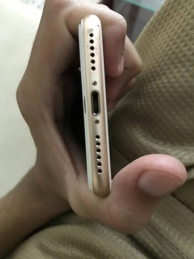 Apple iPhone 8 4
