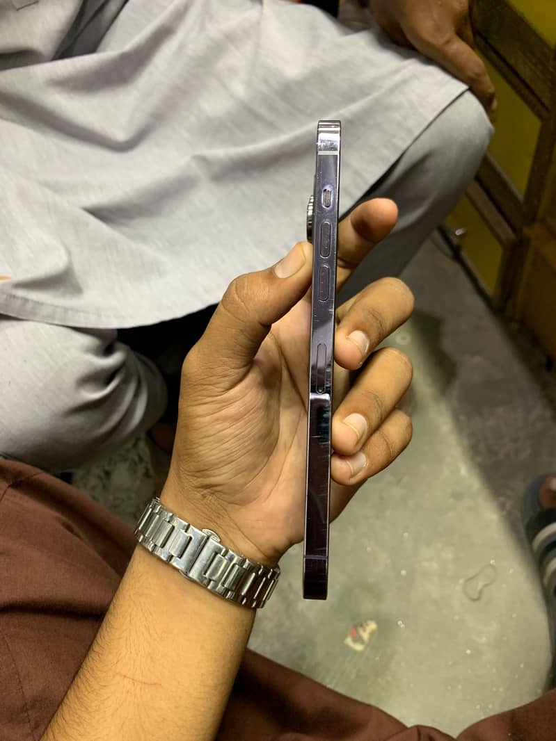 Apple iPhone 14 Pro Max 2