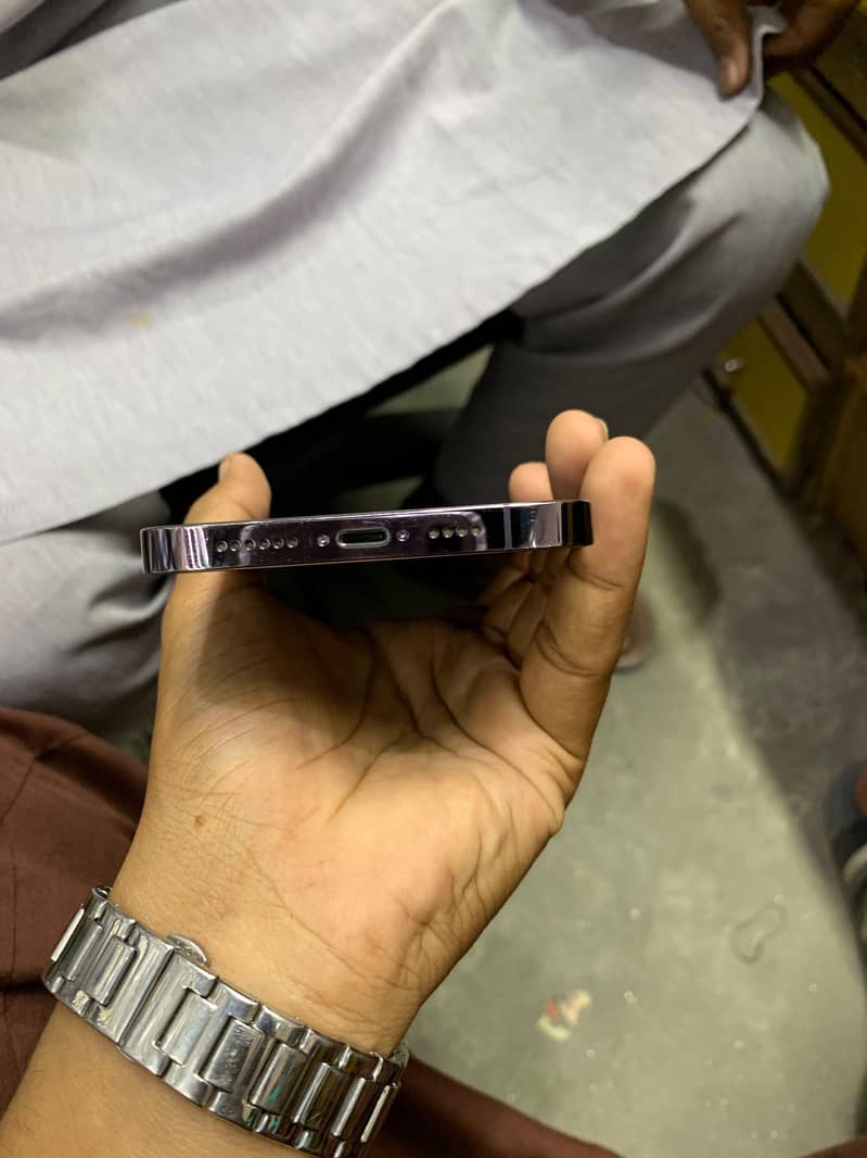 Apple iPhone 14 Pro Max 3