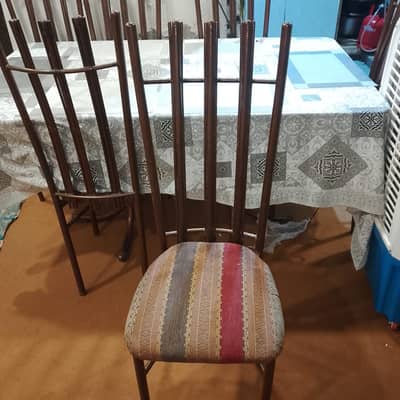 Dining tabel with 6 chairs