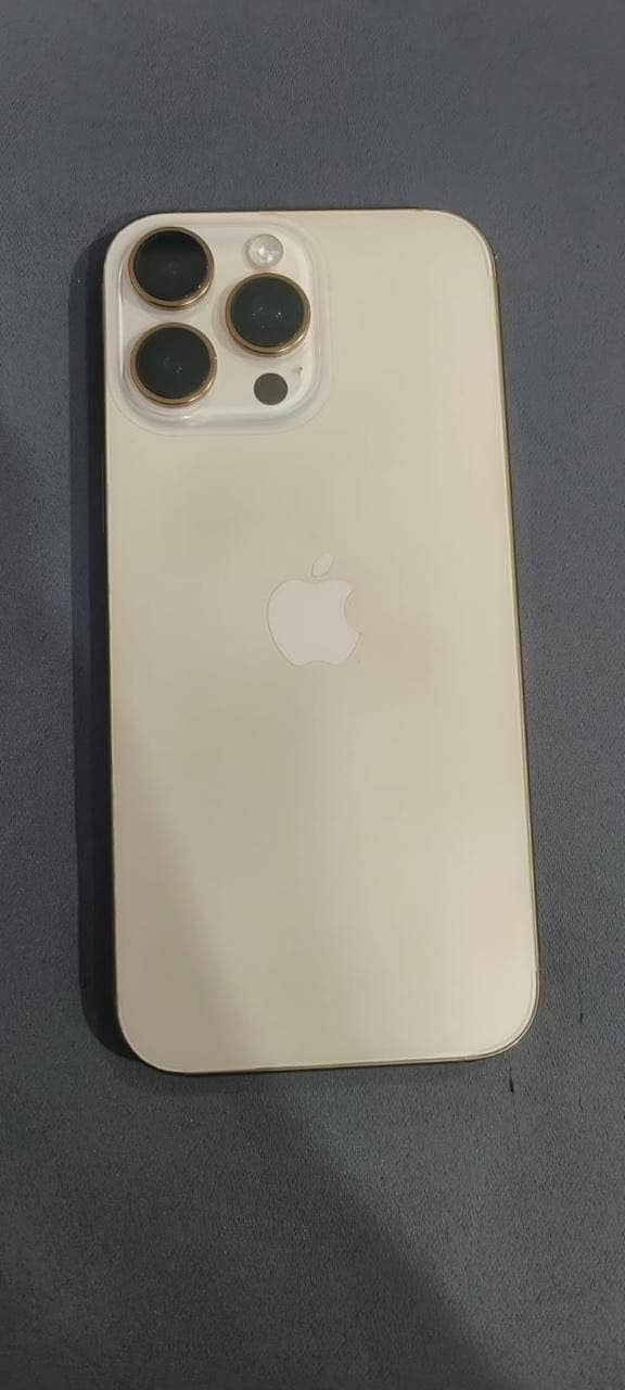 Apple iPhone 16 Pro Max 3