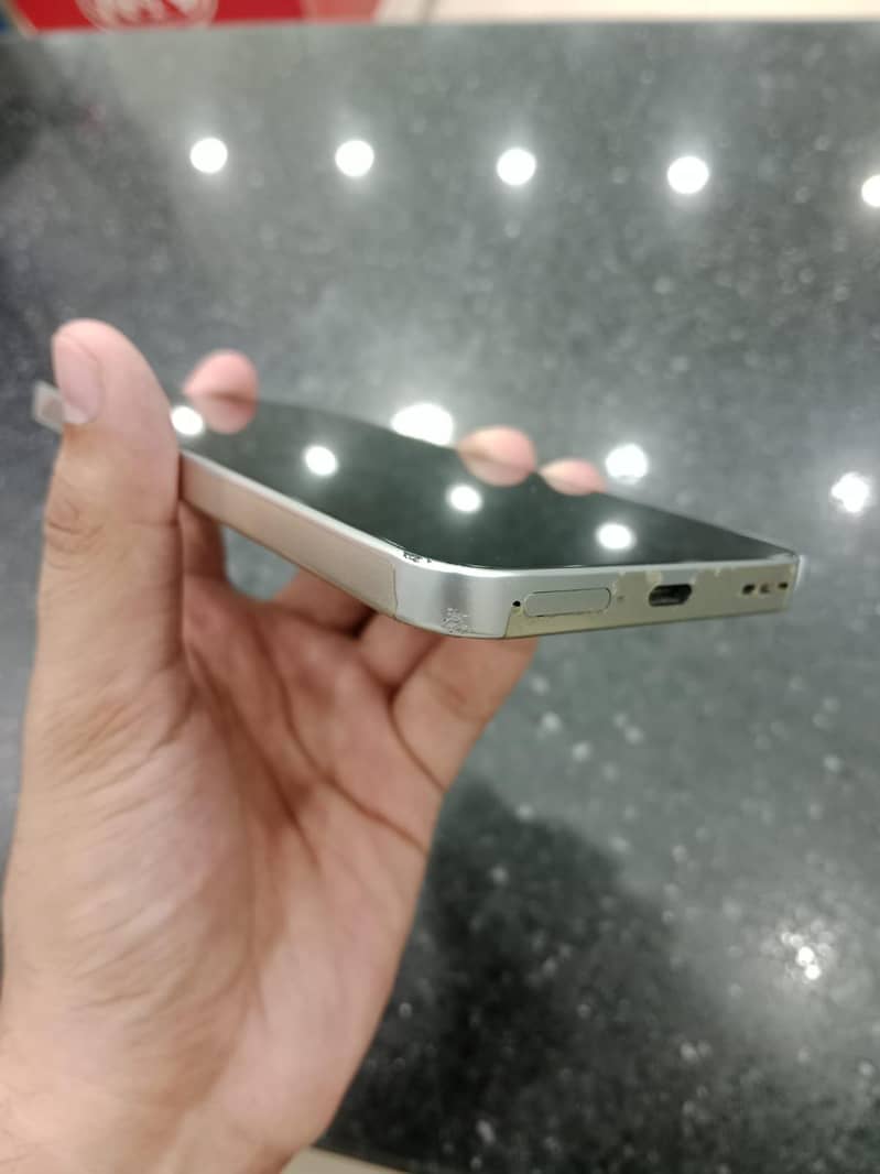 OPPO  a6 pro 0