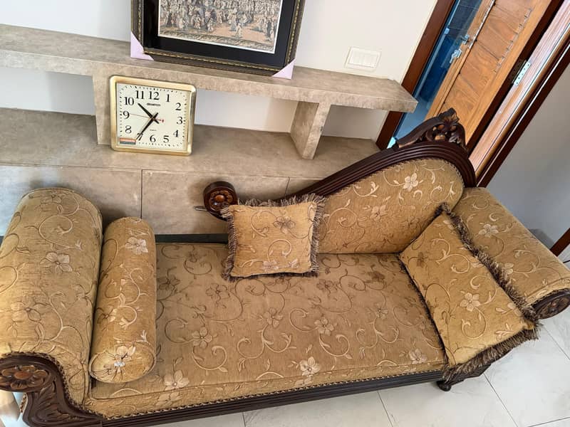 dewan sofa 0