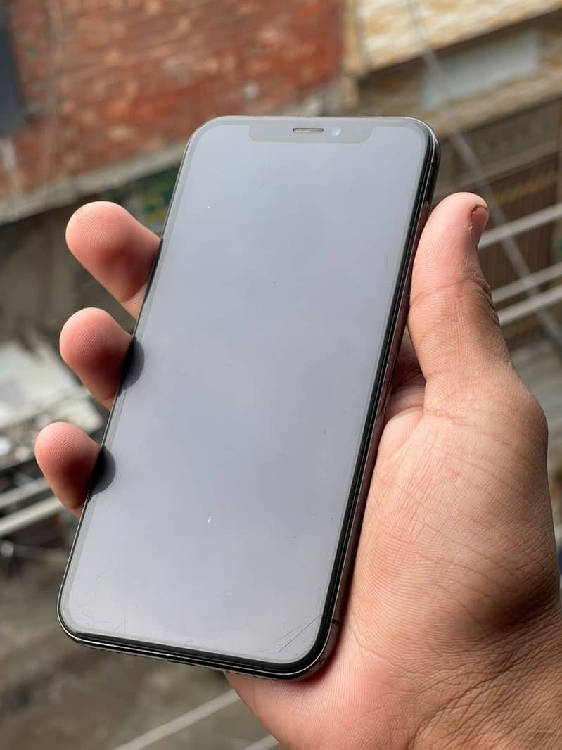 Apple iPhone X 3