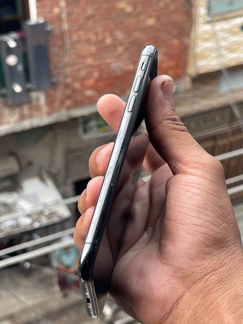 Apple iPhone X 6