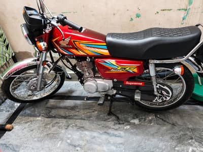 Honda 125 just like mint condition brand new bike 03078153613