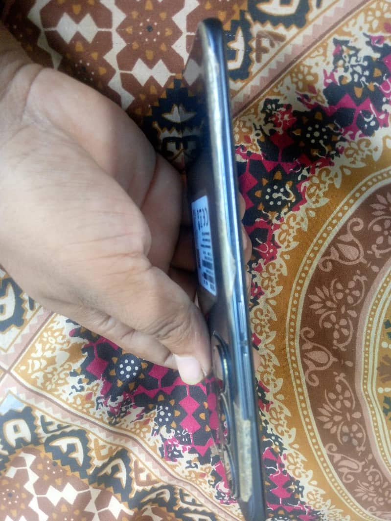 Tecno spark 40 pro plus 4