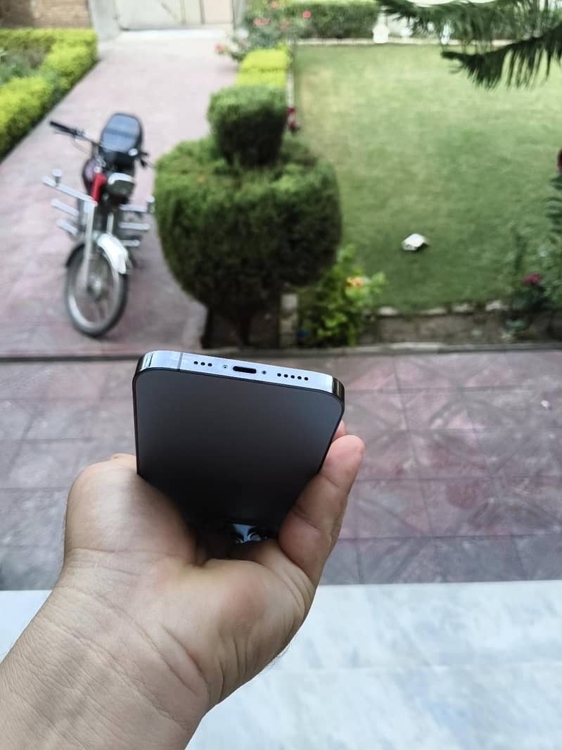 Apple iPhone 13 Pro 2