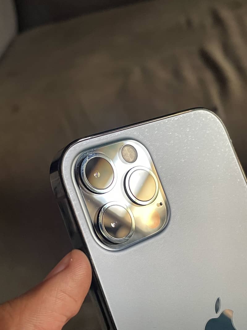 Apple iPhone 12 Pro 1