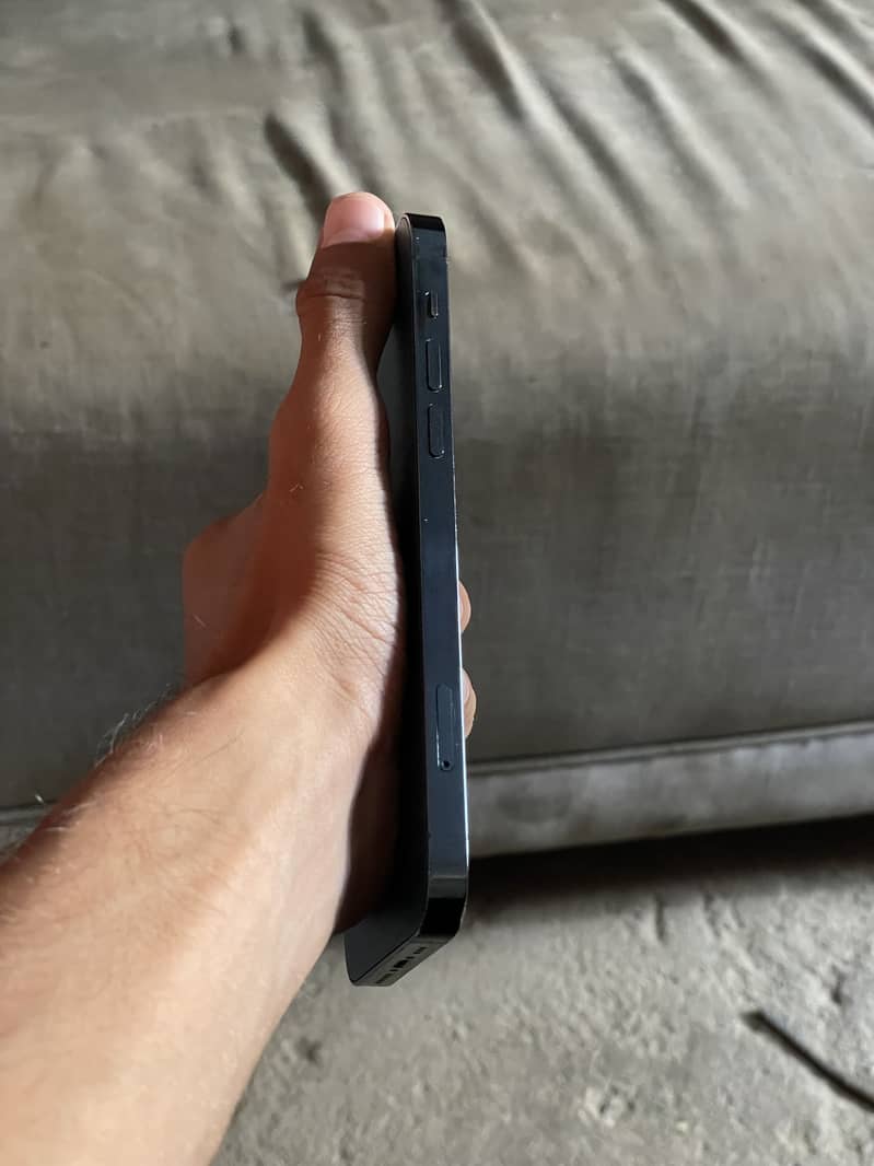 Apple iPhone 12 Pro 2