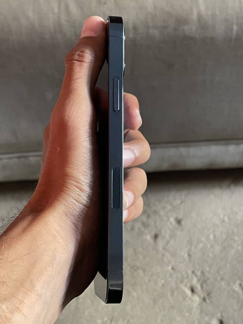 Apple iPhone 12 Pro 3