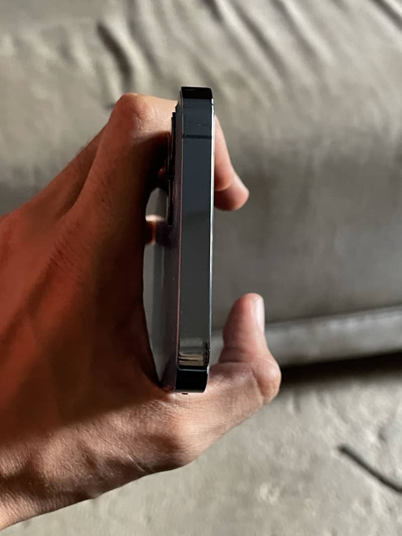 Apple iPhone 12 Pro 4