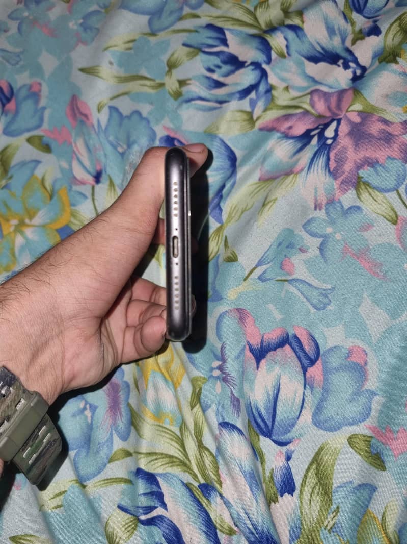 Apple iPhone 11 2