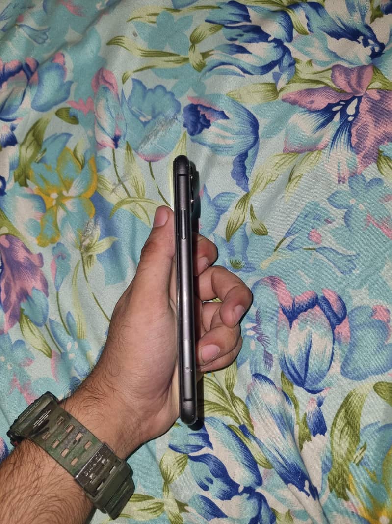 Apple iPhone 11 5