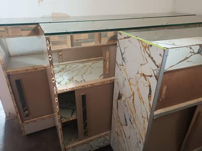 Shop counter wood & Glass And Rank