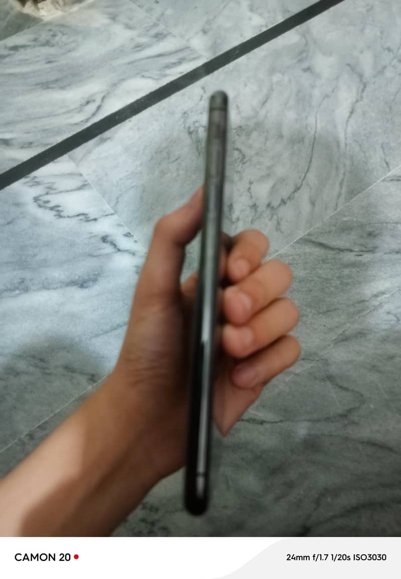 Apple iPhone 11 Pro Max 3