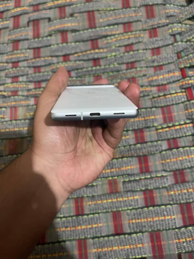 Google Pixel 7a 3