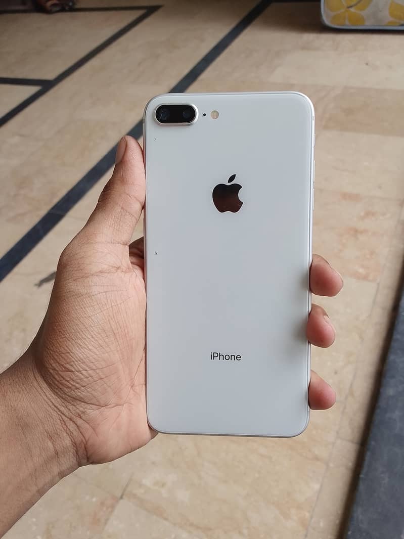 Apple iPhone 8 Plus 2