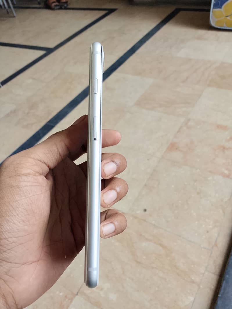 Apple iPhone 8 Plus 6