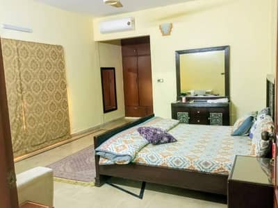 FOR SALE: SPACIOUS 500 SQ YD 2+3 BEDROOM BUNGALOW DHA PHASE 8, KARACHI