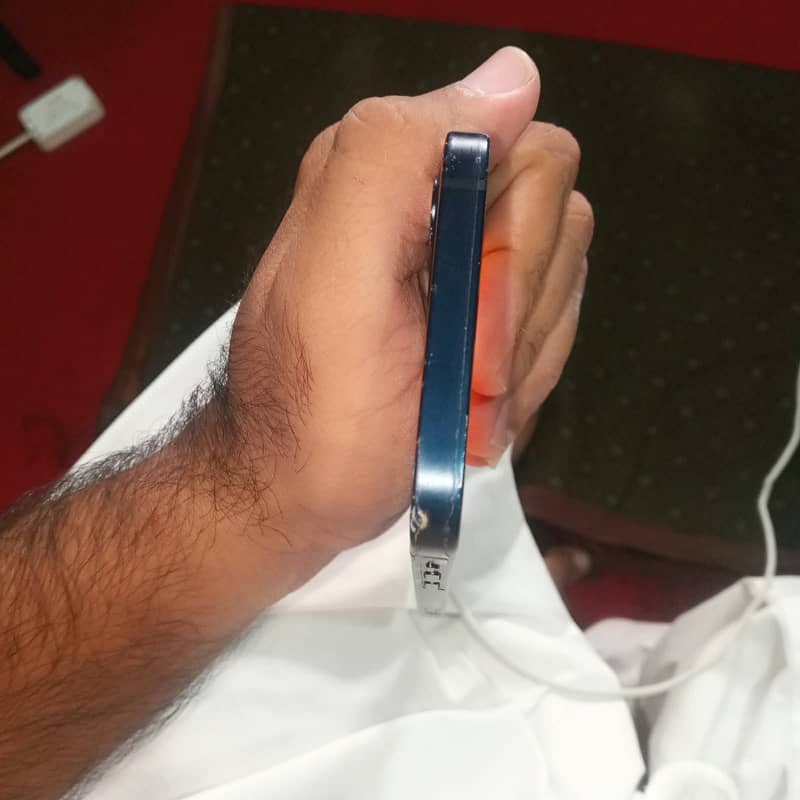 Apple iPhone 12 0