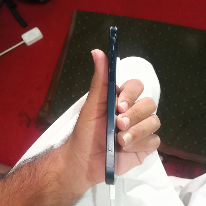 Apple iPhone 12 2