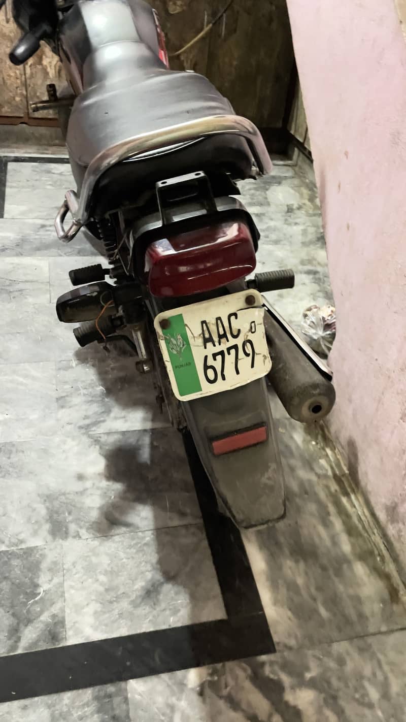 Honda CD100 5