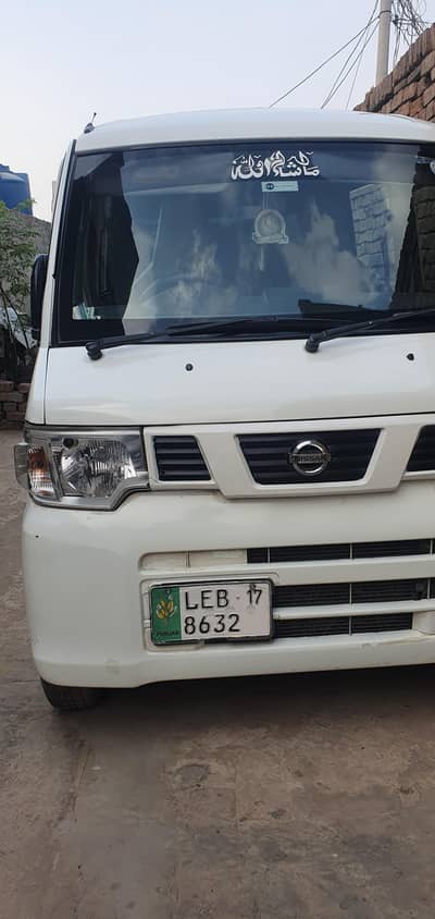Nissan Clipper 2012