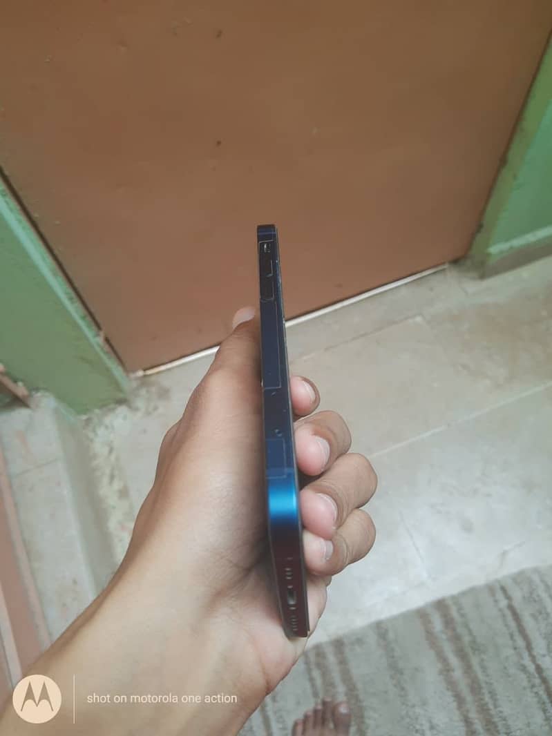 Apple iPhone 12 3