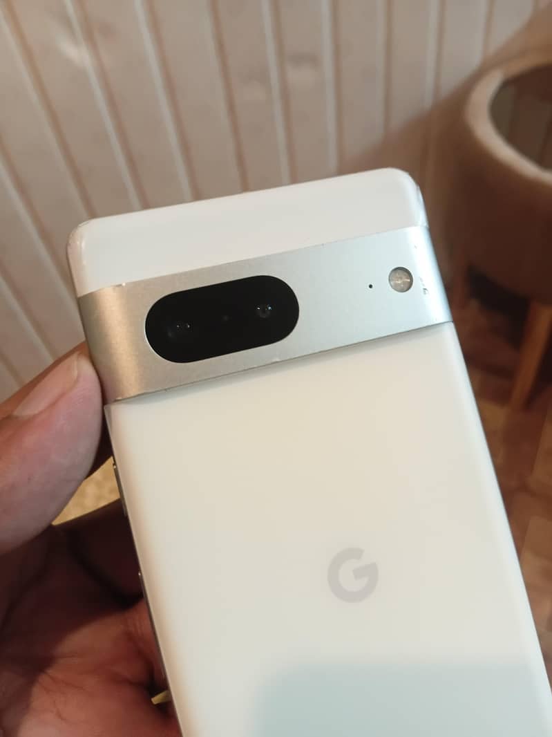 Google Pixel 7 4