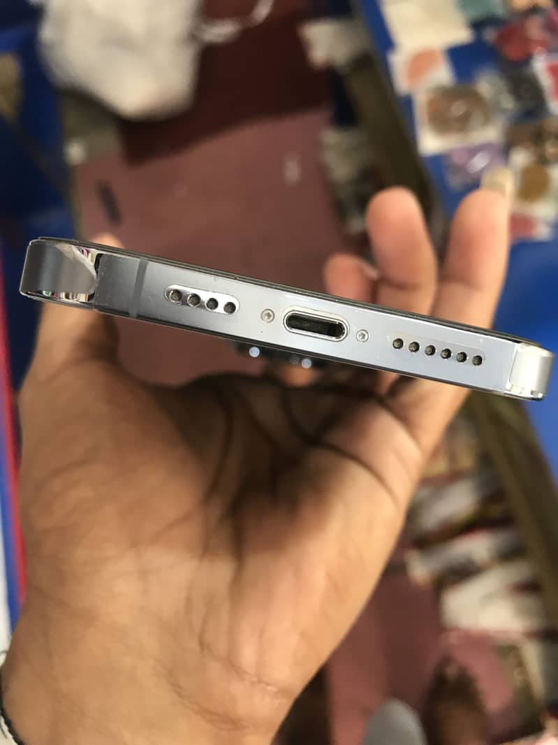 Apple iPhone 13 Pro Max 6