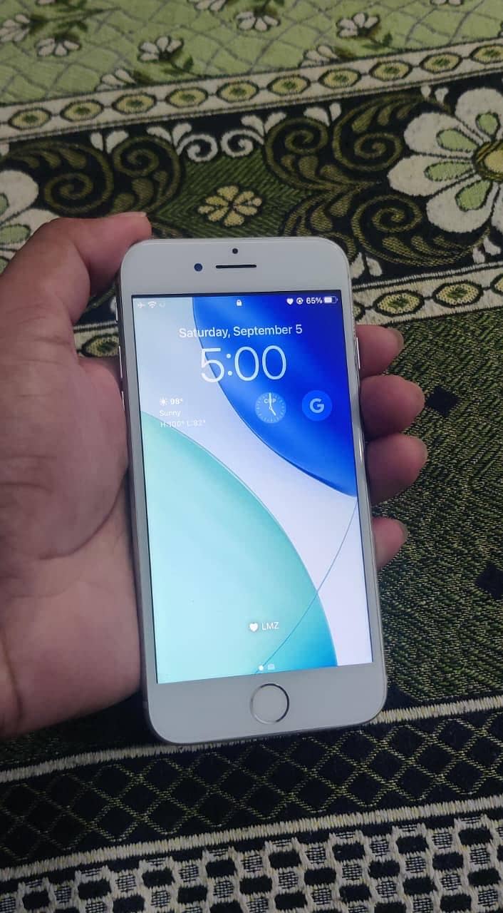 Apple iPhone 8 0