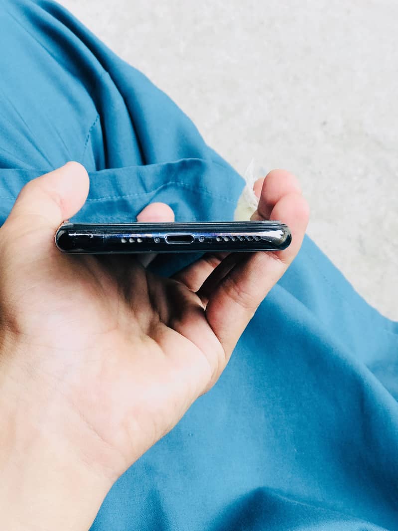 Iphone XS 4