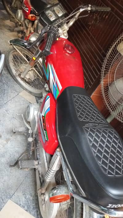 honda 125 2023 red
