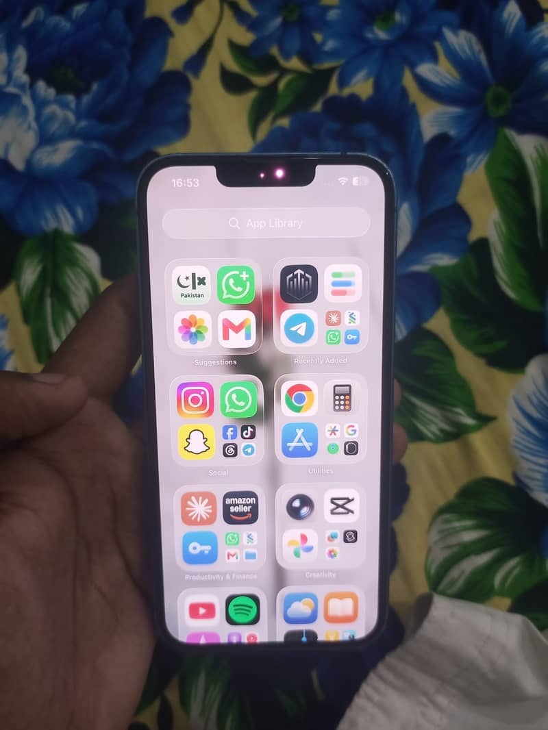 Apple iPhone 13 2