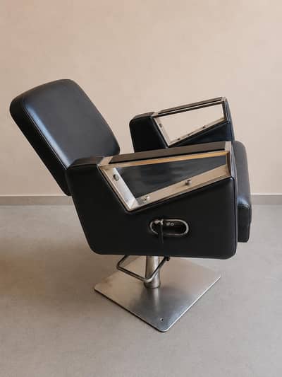 salon chair available for selling