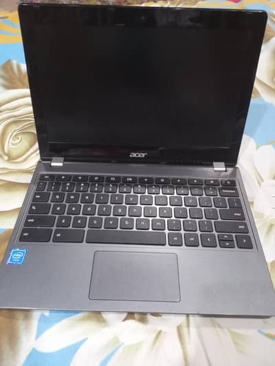 Acer windows laptop 4/32