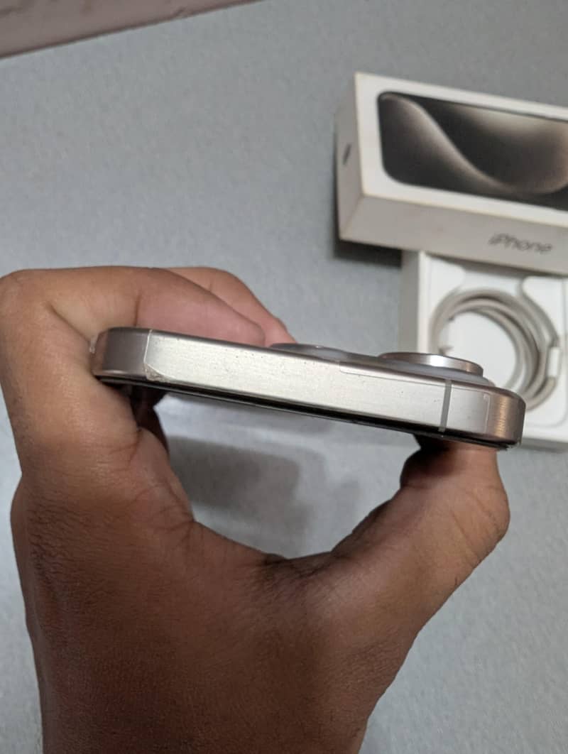 Apple iPhone 15 Pro 2