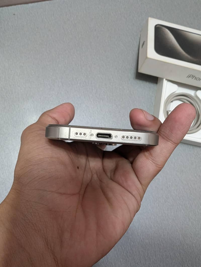 Apple iPhone 15 Pro 3