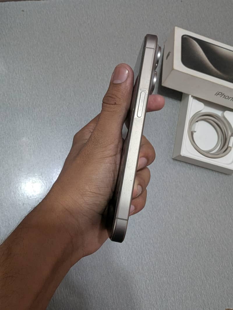 Apple iPhone 15 Pro 4