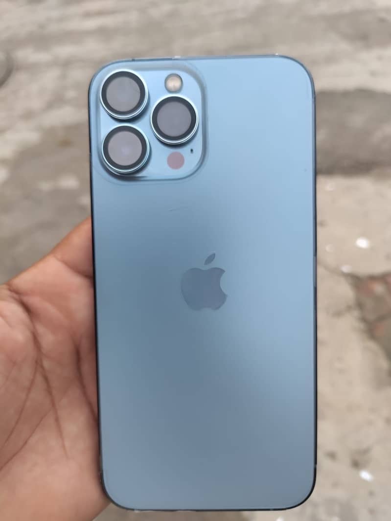 Apple iPhone 13 Pro Max 4