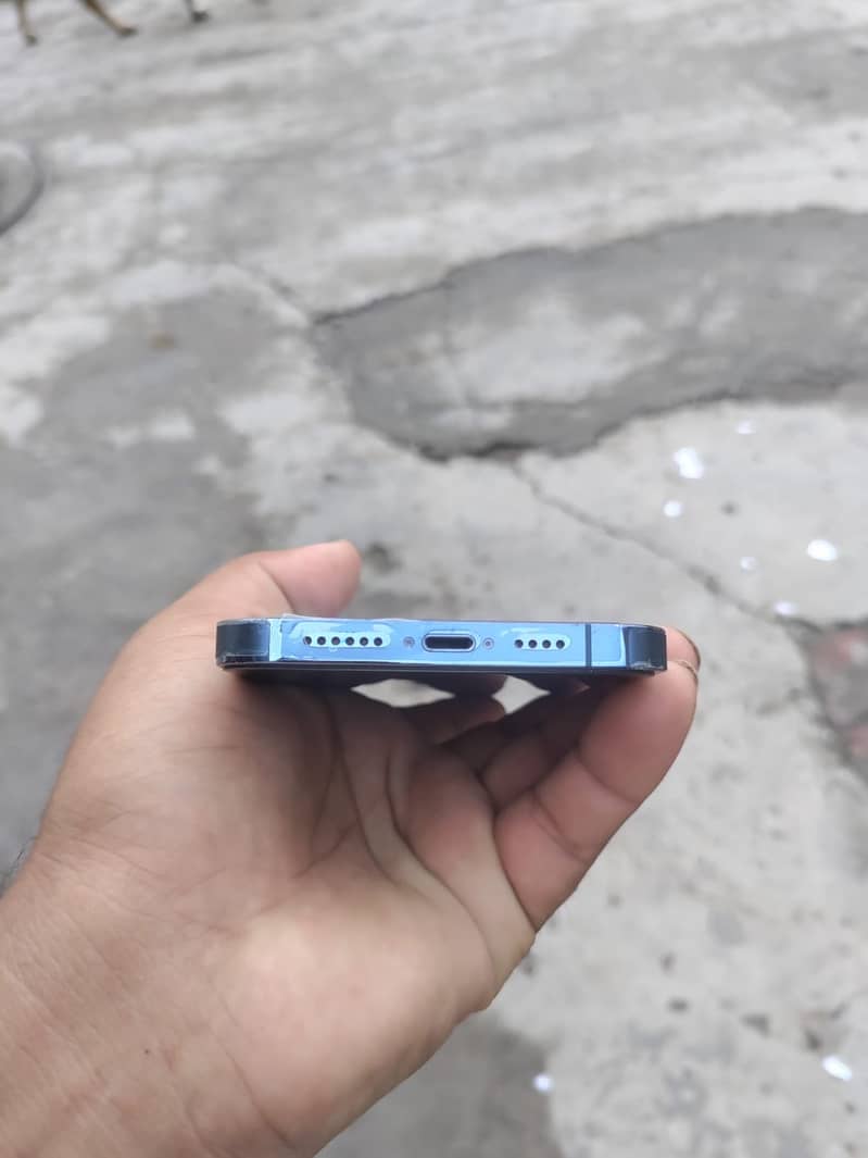 Apple iPhone 13 Pro Max 6