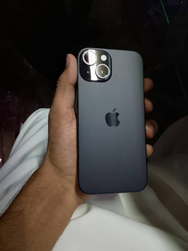 Apple iPhone 15 2