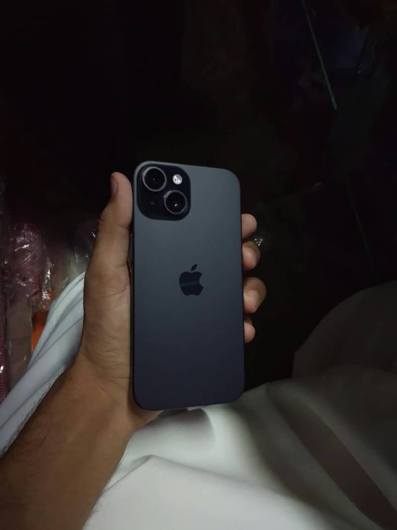 Apple iPhone 15 4