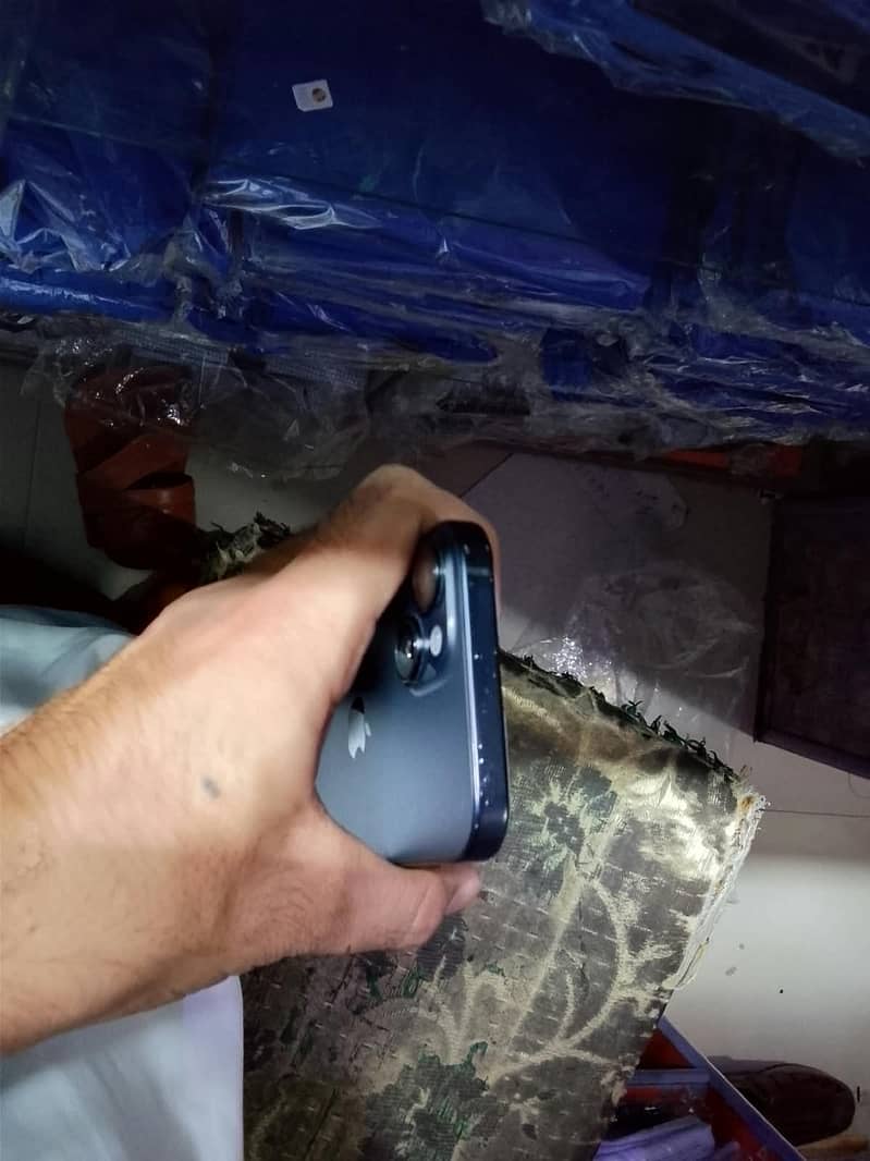 Apple iPhone 15 6