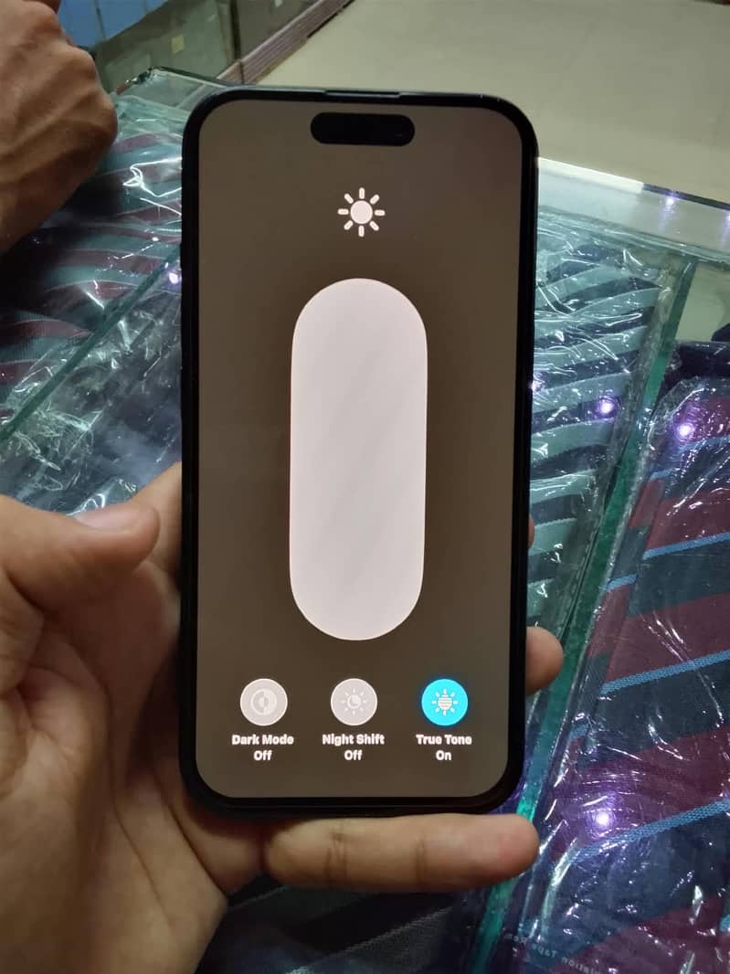 Apple iPhone 15 9