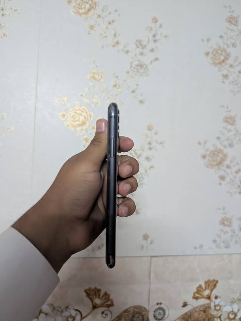 Apple iPhone 11 5