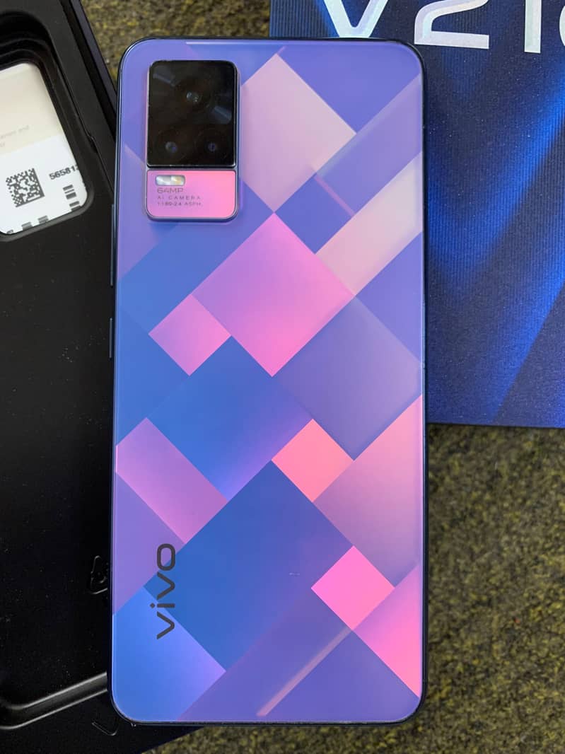 Vivo V21e 8/128  ( Single Hand Used ) 1